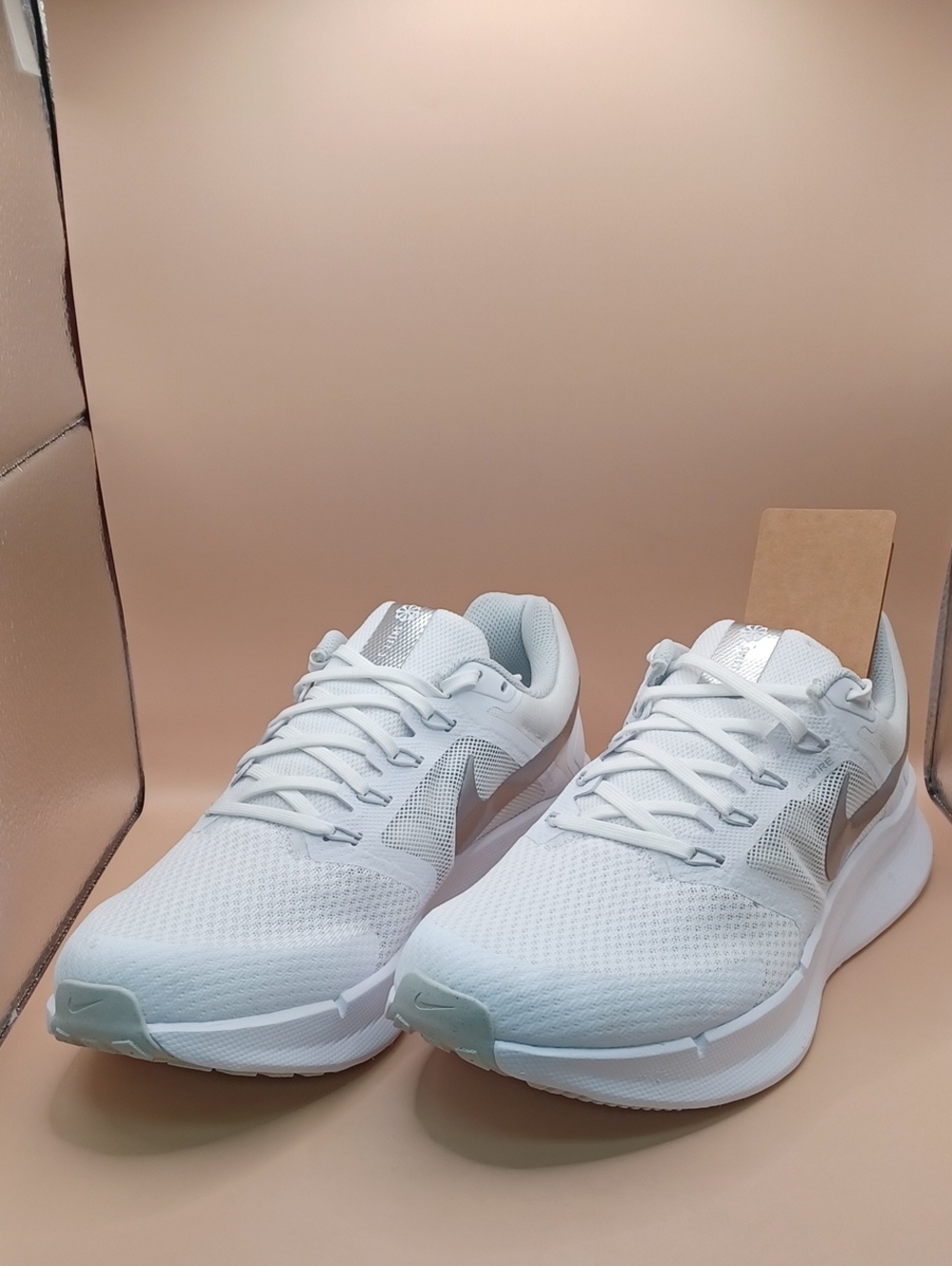 NWOB Nike Run Swift 3 Running Shoes-White/Silver Women Size 11 US DR2698-101